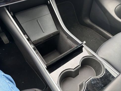 Used 2021 Tesla Model Y Long Range image 25