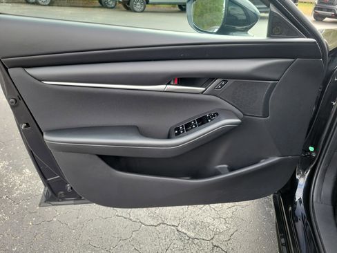 Used 2022 MAZDA MAZDA3 s image 17