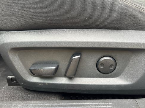 Used 2023 Nissan Rogue SV FWD image 16
