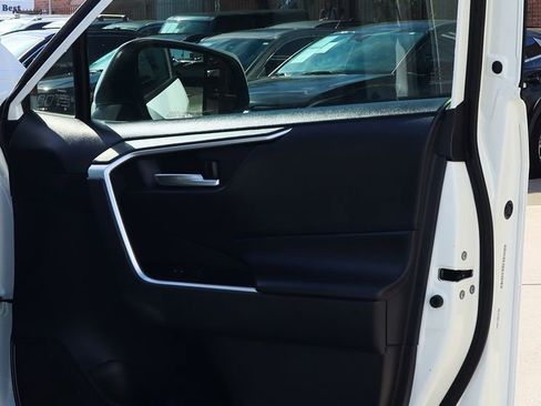 Used 2019 Toyota RAV4 XLE image 33