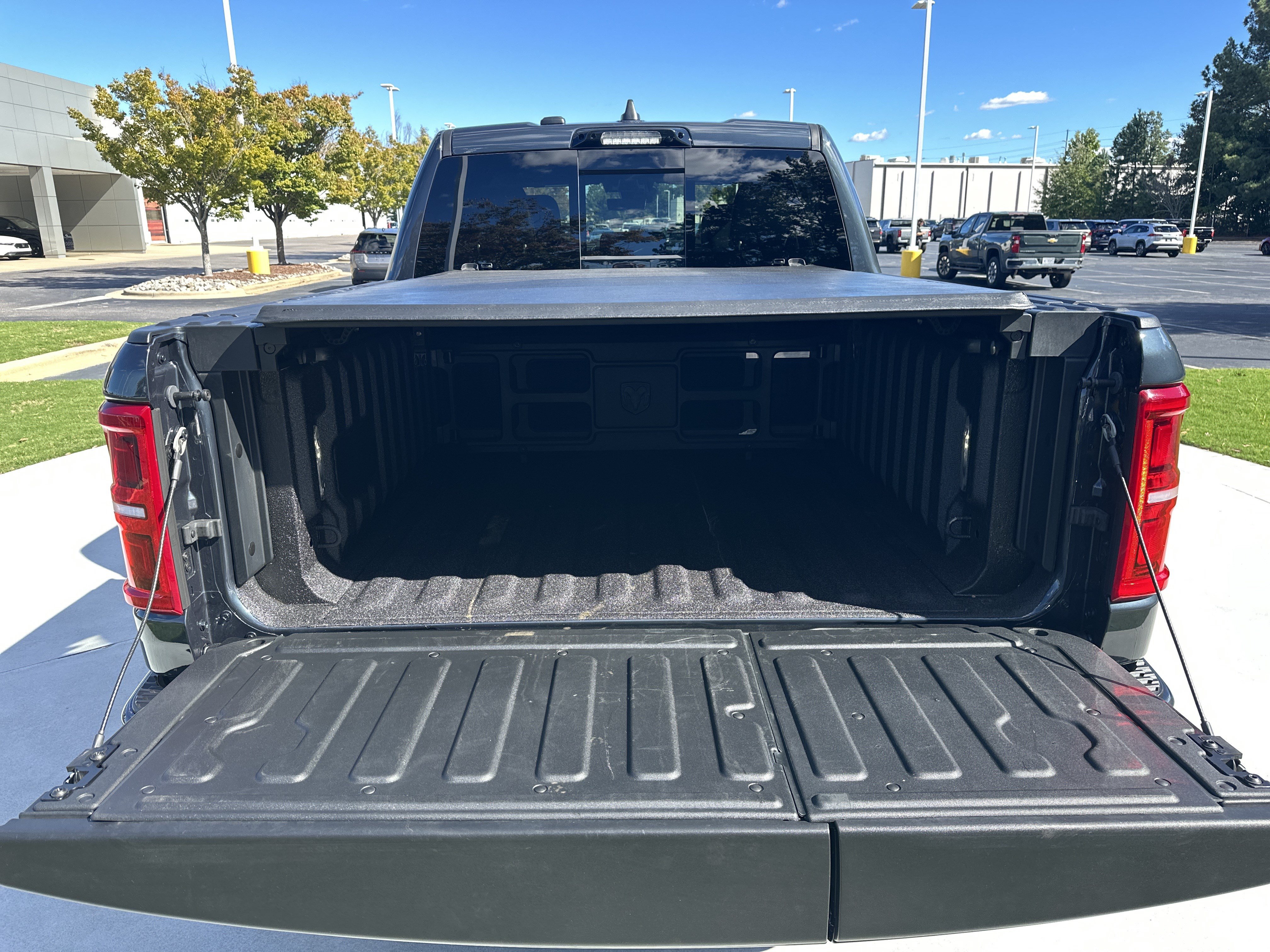 Used 2026 RAM 1500 Limited AWD/4WD image 32