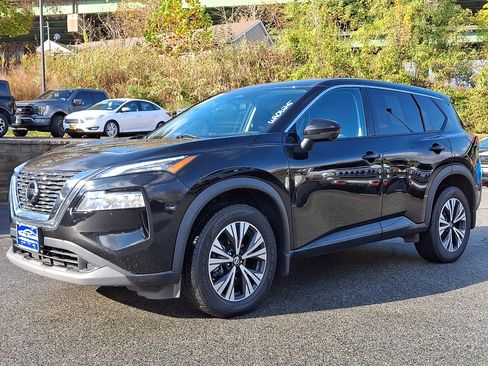 Used 2021 Nissan Rogue SV image 5