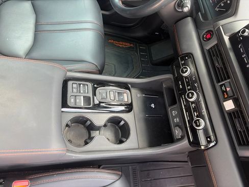 Used 2023 Honda Pilot TrailSport image 10