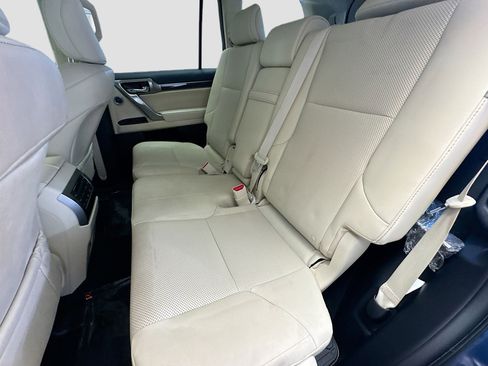Used 2023 Lexus GX 460 Premium image 13