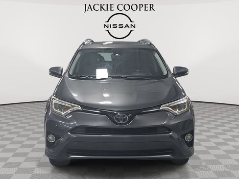 Used 2017 Toyota RAV4 Limited image 2
