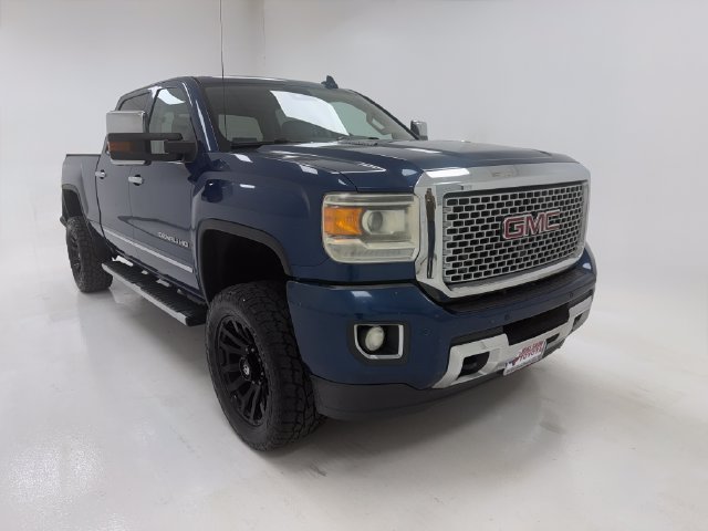 Used 2016 GMC Sierra 2500 Denali w/ Duramax Plus Package AWD/4WD image 2