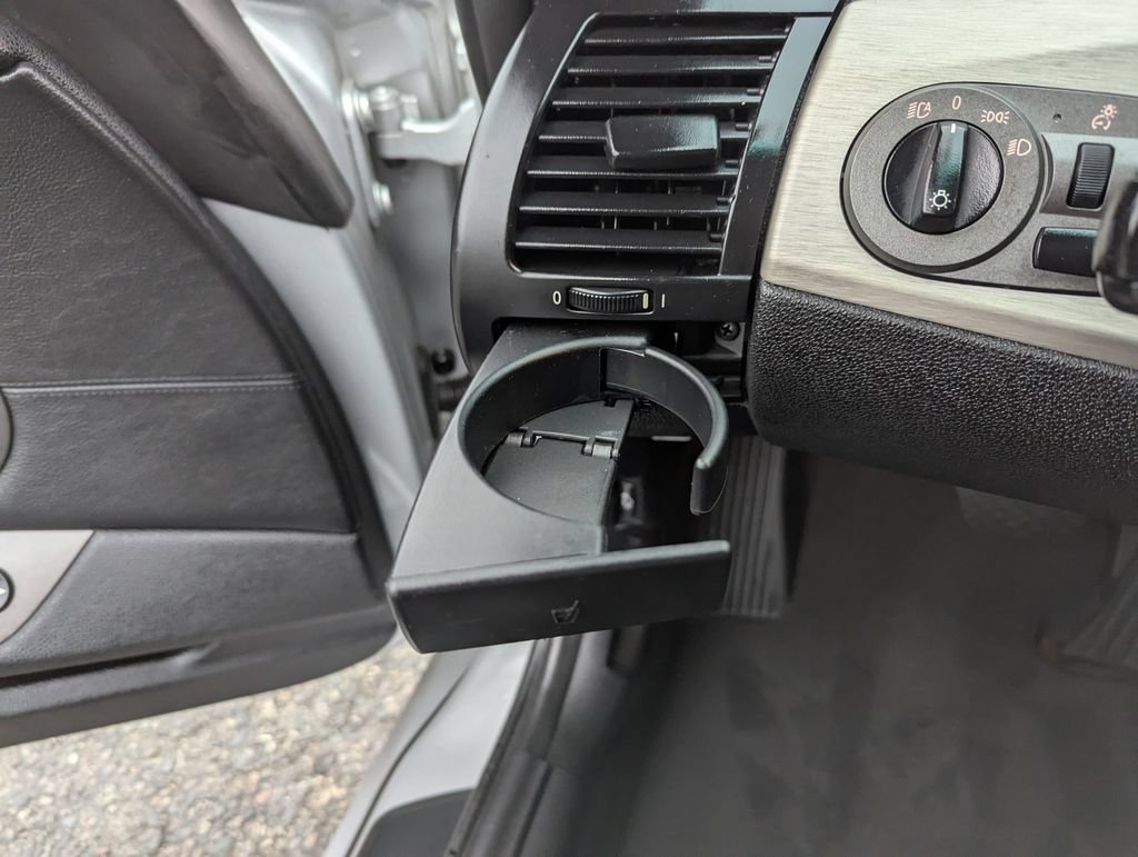 Used 2004 BMW Z4 3.0i RWD image 16