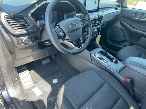 New 2025 Ford Escape Active w/ Active Premium Tech Pack image 6