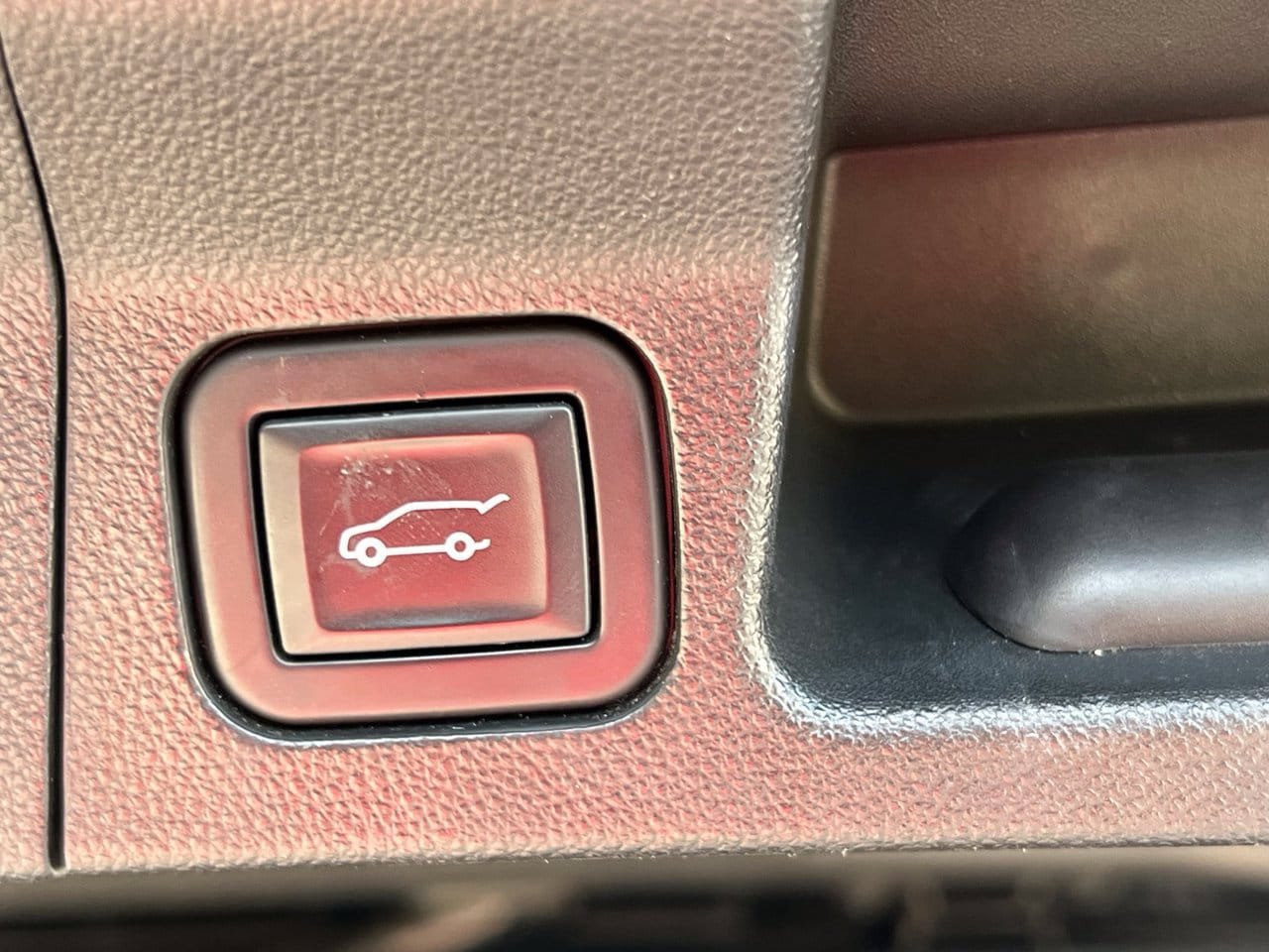 Used 2023 GMC Acadia SLT AWD/4WD image 17
