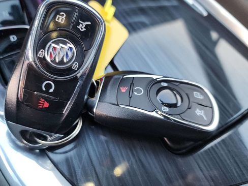 Used 2024 Buick Enclave Essence w/ Experience Buick Package image 31