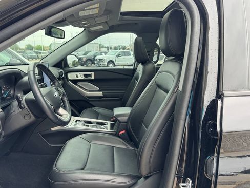 Used 2023 Ford Explorer Limited w/ Limited Technology Package AWD/4WD image 19