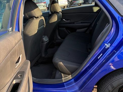 Used 2023 Hyundai Elantra SEL FWD image 21