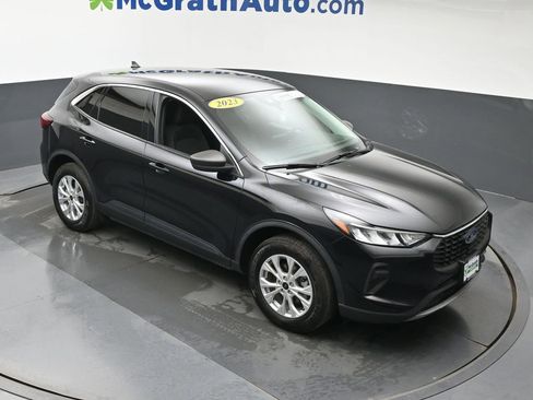 Used 2023 Ford Escape Active AWD/4WD image 3