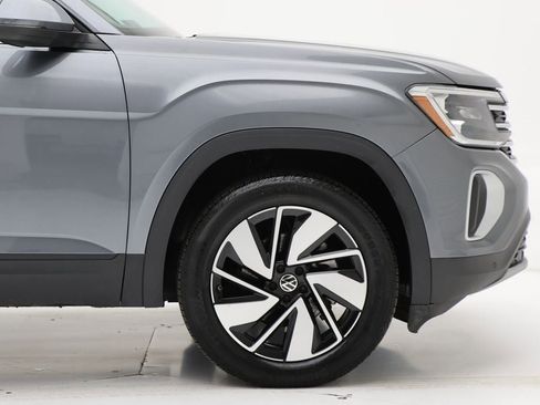 Used 2024 Volkswagen Atlas SE image 4