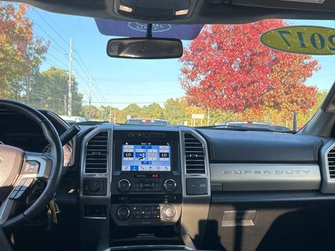 Used 2017 Ford F250 Lariat w/ Chrome Package image 13