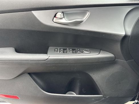 Used 2023 Kia Forte LXS w/ LXS Technology Package image 32