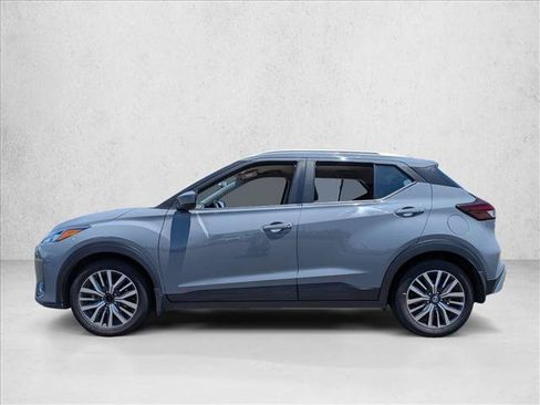 Used 2021 Nissan Kicks SV FWD image 8