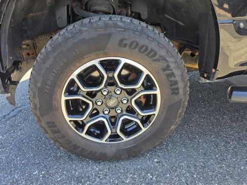 Used 2015 Ford F150 XLT w/ FX4 Off-Road Package AWD/4WD image 10