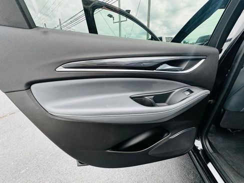 Used 2021 Buick Enclave Essence image 20