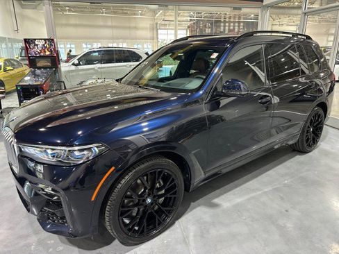 Used 2019 BMW X7 xDrive50i w/ M Sport Package AWD/4WD image 13