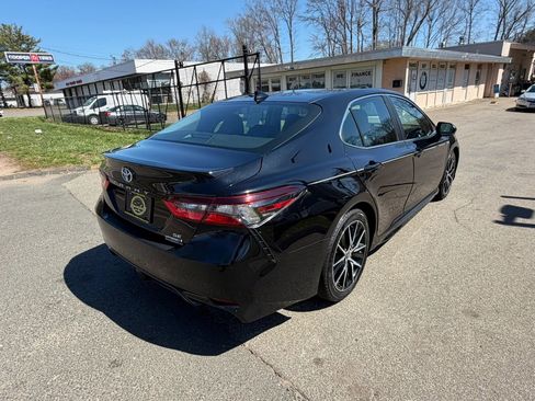 Used 2021 Toyota Camry SE w/ Audio Upgrade Package image 5