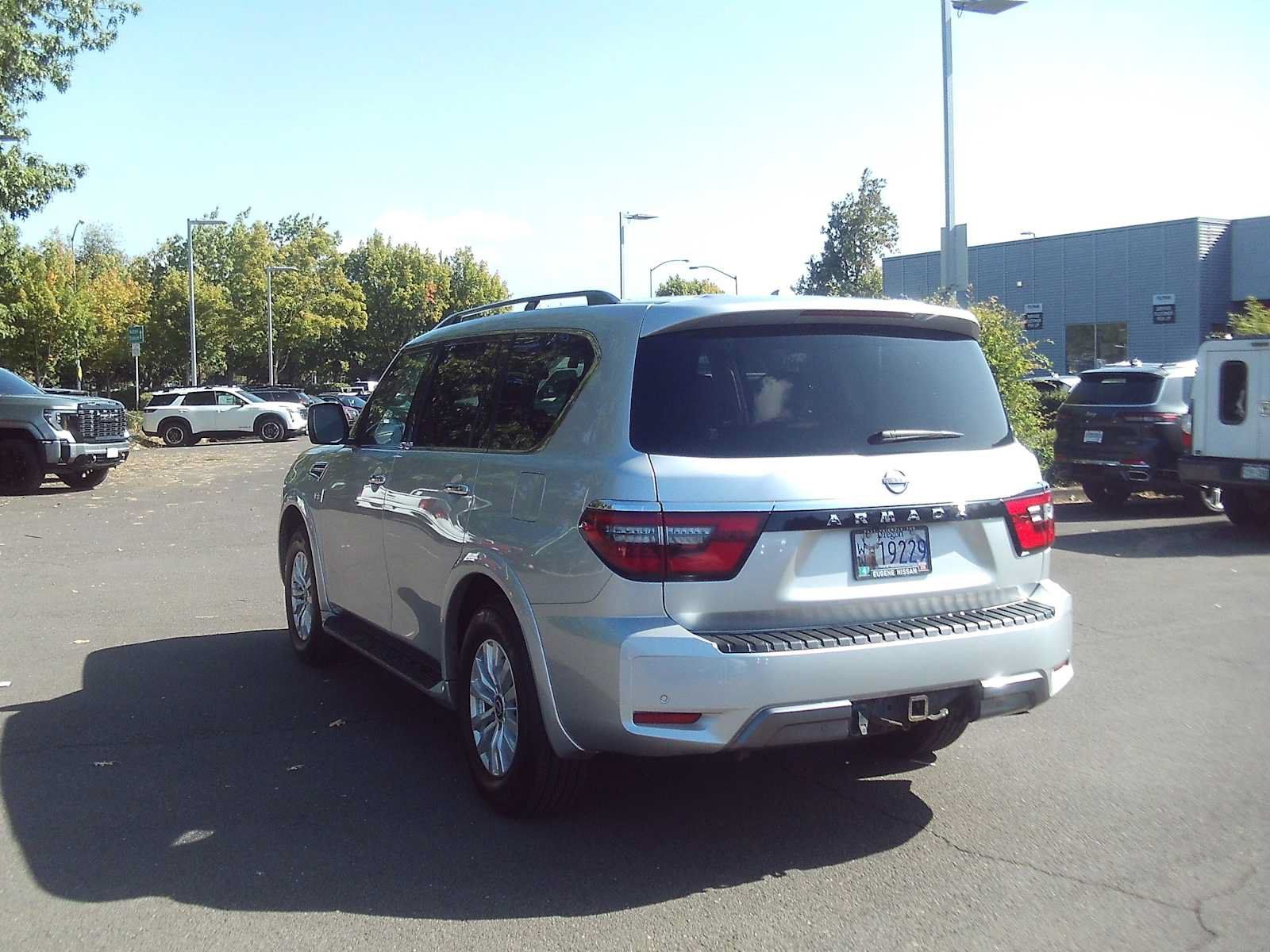 Used 2021 Nissan Armada SV AWD/4WD image 3