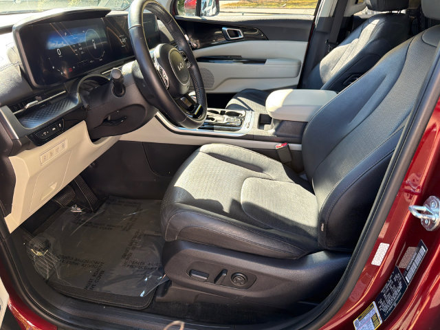 Used 2023 Kia Carnival SX Prestige FWD image 11