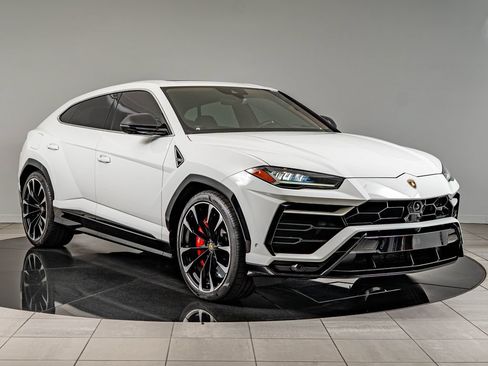 Used 2022 Lamborghini Urus AWD/4WD image 3