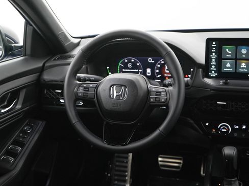 Used 2025 Honda Accord Sport image 14