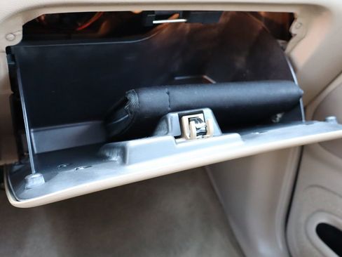 Used 2000 Ford Explorer Eddie Bauer image 38