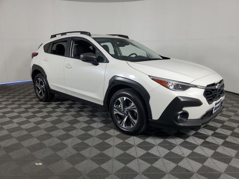Used 2025 Subaru Crosstrek 2.5i Premium AWD/4WD image 2