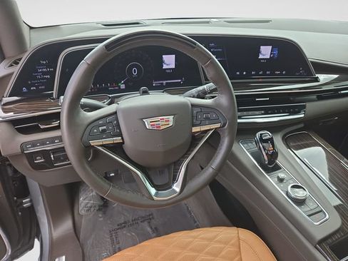 Certified 2022 Cadillac Escalade ESV Sport AWD/4WD image 21