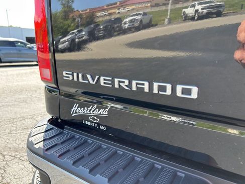 Used 2024 Chevrolet Silverado 2500 LTZ w/ LTZ Convenience Package AWD/4WD image 16