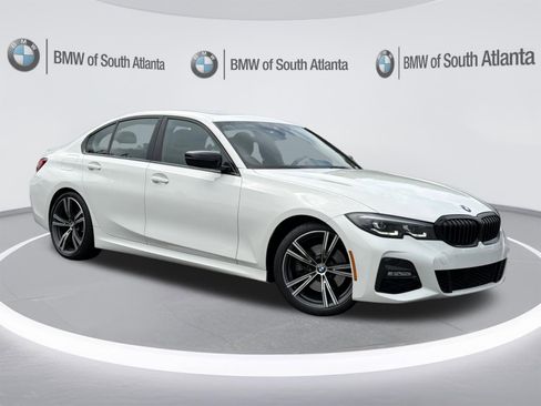 Certified 2022 BMW 330i Sedan w/ M Sport Package RWD image 2