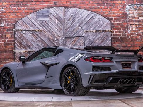 Used 2025 Chevrolet Corvette Z06 w/ Stealth Interior Trim Package image 7