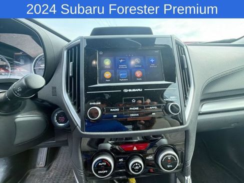 Used 2024 Subaru Forester Premium AWD/4WD image 18