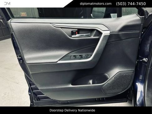 Used 2021 Toyota RAV4 XSE AWD/4WD image 25