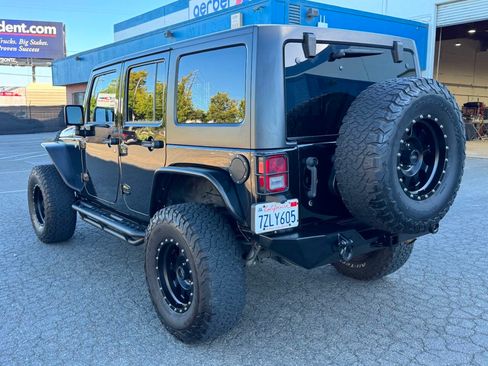 Used 2017 Jeep Wrangler Unlimited Sport AWD/4WD image 4