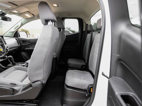 Used 2021 Chevrolet Colorado W/T image 34