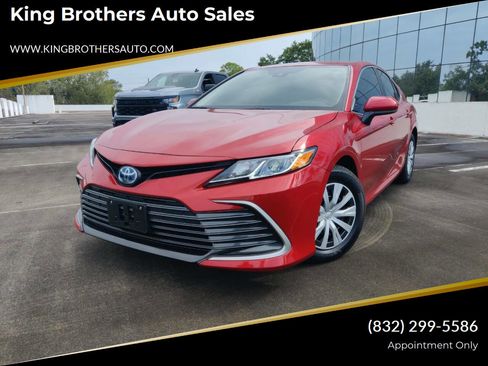 Used 2023 Toyota Camry LE image 4
