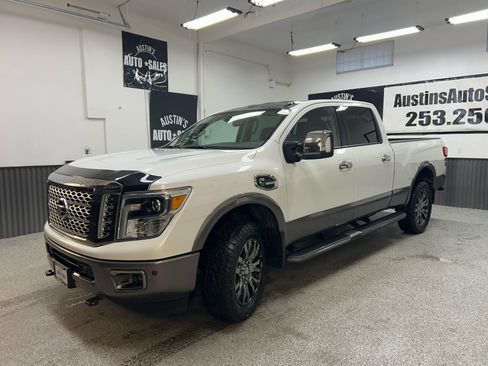 Used 2019 Nissan Titan Platinum Reserve AWD/4WD image 3