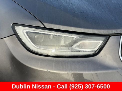 Used 2022 Chrysler Pacifica Touring-L FWD image 47