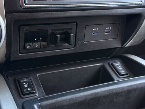 Used 2021 Nissan Titan SV w/ SV Convenience Package image 20