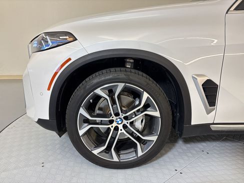 Used 2024 BMW X5 xDrive40i w/ Premium Package image 10