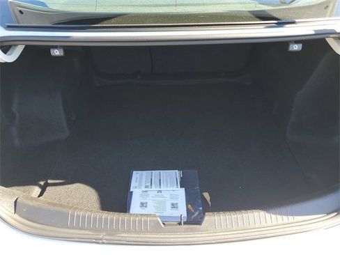 Used 2024 Chevrolet Malibu LT image 9