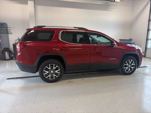 Used 2023 GMC Acadia SLT image 9