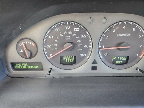 Used 2002 Volvo V70 Cross Country image 12