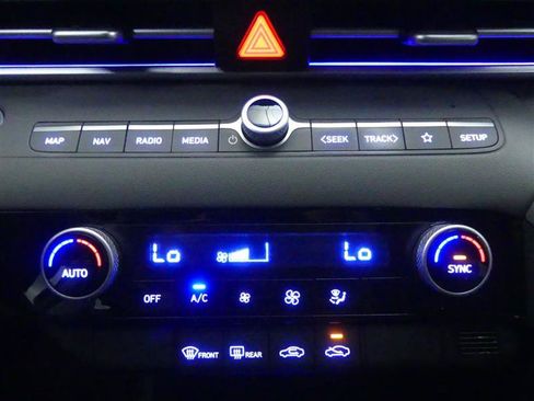 Used 2024 Hyundai Elantra SEL FWD image 16