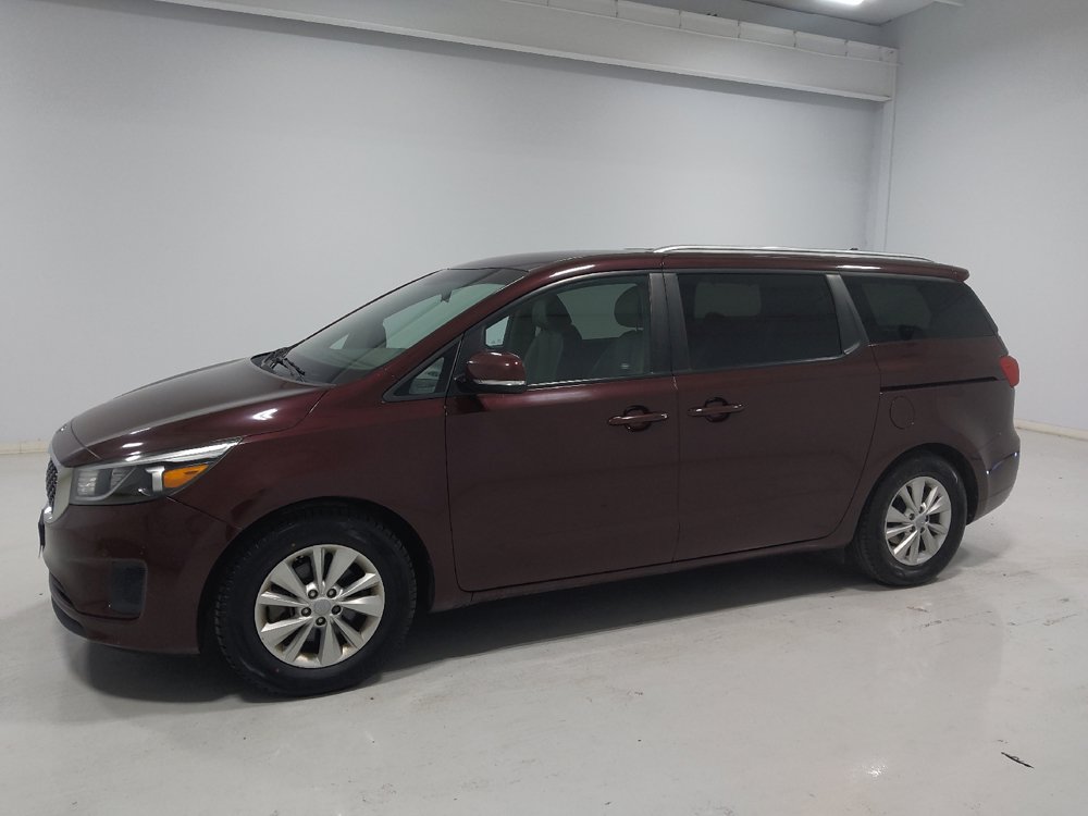 Used 2017 Kia Sedona LX w/ LX Essentials Premium Package FWD image 2