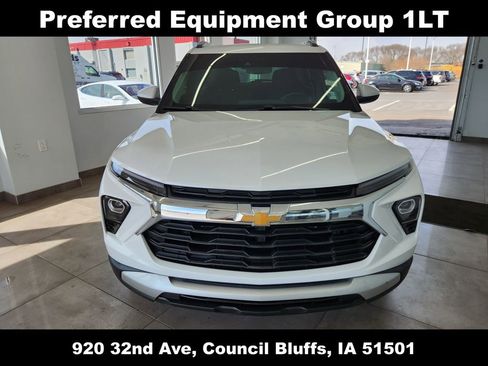 Used 2025 Chevrolet TrailBlazer LT w/ LT Cold Weather Package image 3